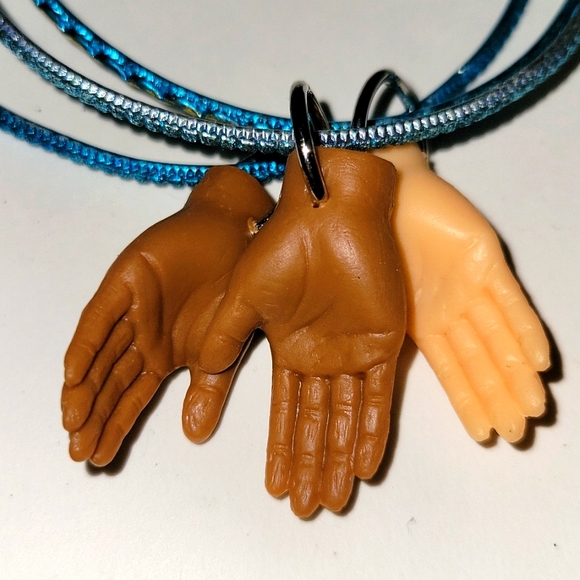 Bracelet Set ๐ซฑ๐ฝ๐ซฒ๐ป๐ซฑ๐ฝ 3 Tiny Hands - Picture 3 of 16